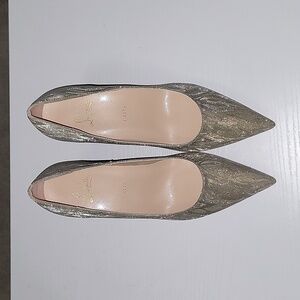 Christian Louboutin Pigalle Follies 100 Laminato Pumps Gold. NEW WITHOUT TAGS